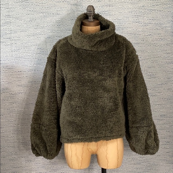 lululemon Warm Restore Sherpa Pullover - Olive M/L